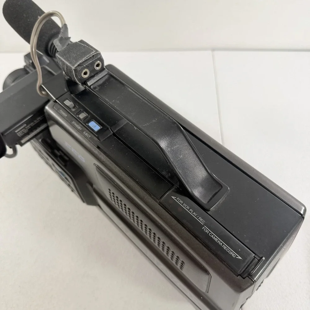 Vintage‎ Rare Variant Magnavox Movie-Maker S-VHS Camcorder VR9244AV01 TESTED